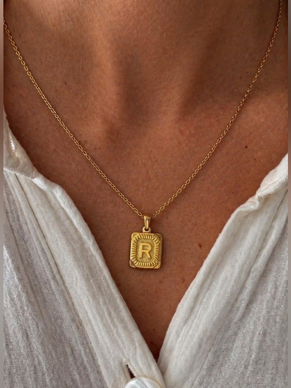 Gold Monogram Initial Necklace (R) (9024)